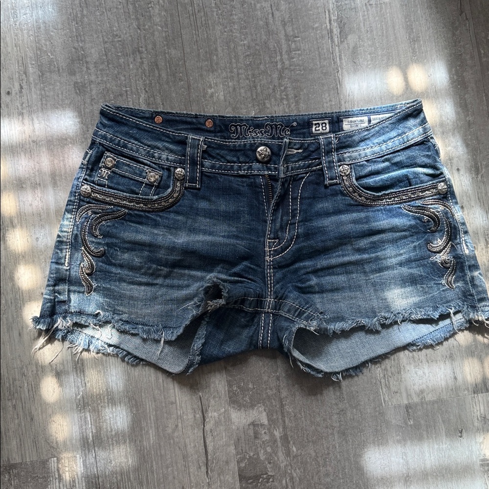 Miss Me Jean Shorts With Rhinestones Womens Size 28